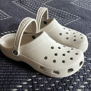 Crocs beige
